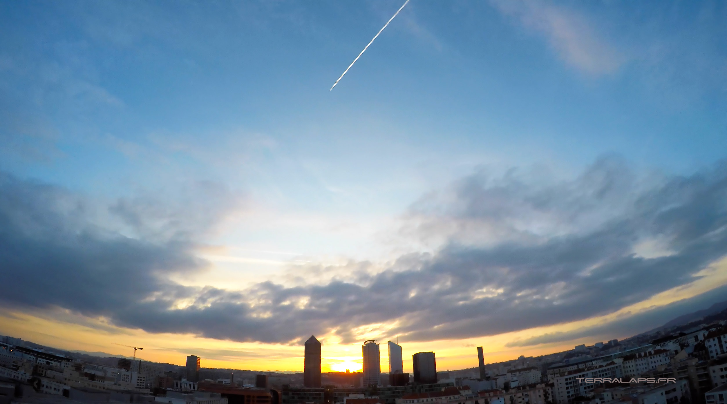 Timelapse de Lyon - Coucher de Soleil du 23 Mars 2018 - Terralaps.fr Timelapse de Lyon - Coucher de Soleil du 23 Mars 2018 - Terralaps.fr